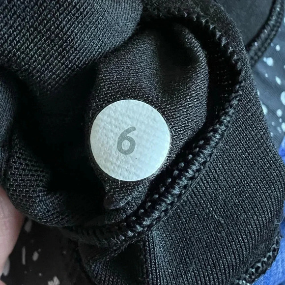 Lululemon Tough It Out Tank Size 6 - Picture 9 of 11